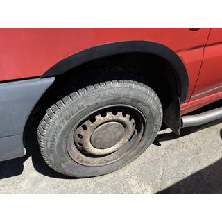 Radlaufverbreiterungen (4 Stk, schwarz) Mercedes Vito W638 1996-2003 Foto 2