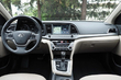 Übersicht der Hyundai Elantra Limousine der sechsten Generation Foto 5