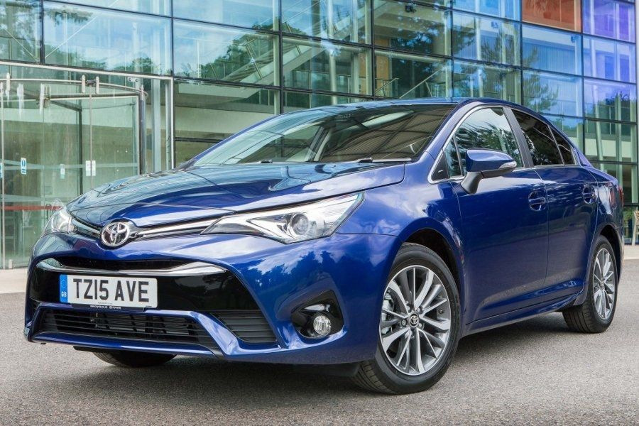 Übersicht der aktualisierten Limousine Toyota Avensis