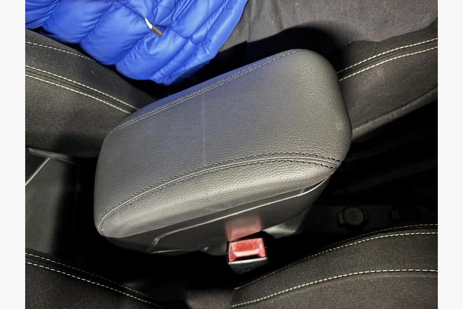 Citroen C-3 2009–2016 Armlehne (mit Kunststoffadapter für Getränkehalter) Foto 6