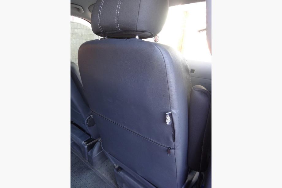 Volkswagen T5 Caravelle 2004-2010 Autositzbezüge (Kunstleder und Stoff, Premium) Foto 10