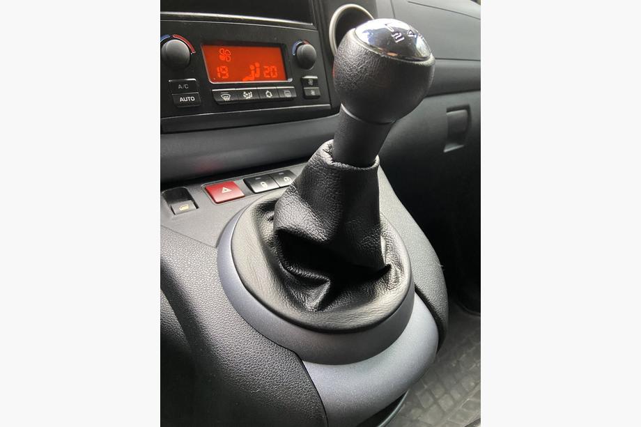 Citroen Berlingo 2008-2018 Schaltsack Leder Foto 2