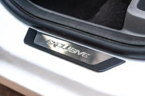 Ford Focus II 2008-2011 Einstiegsleisten Abdeckungen Chrom (Flexill, 4Stk) Foto 3