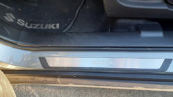 Suzuki SX4 2006-2013 Einstiegsleisten Abdeckungen (4 Stk.) Exklusiv Foto 1