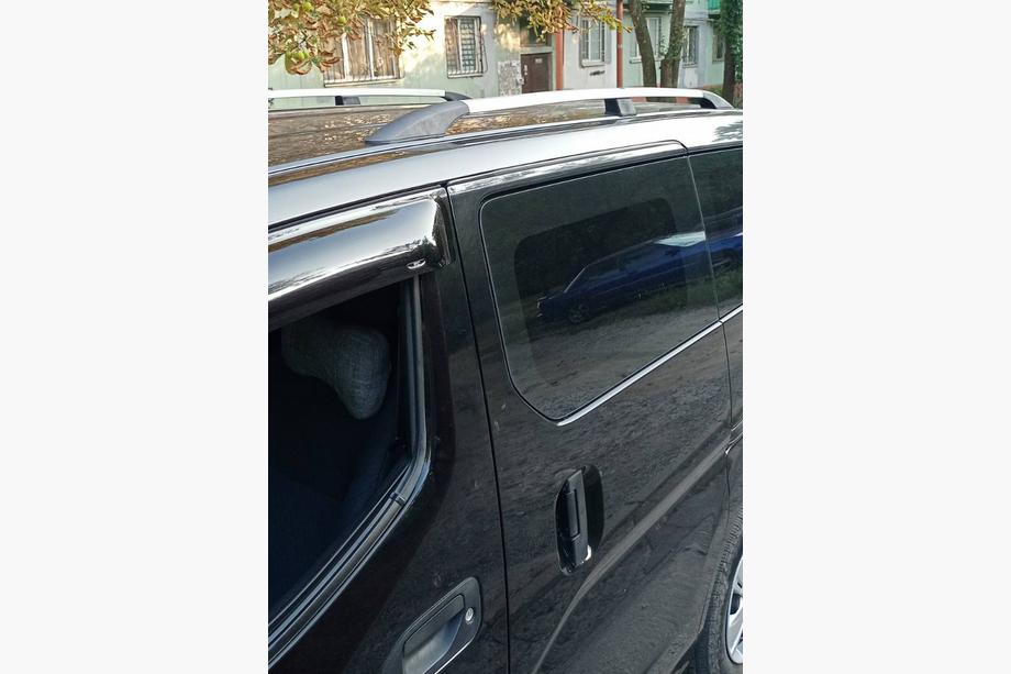 Nissan NV200 2009- Dachreling Chrom Image