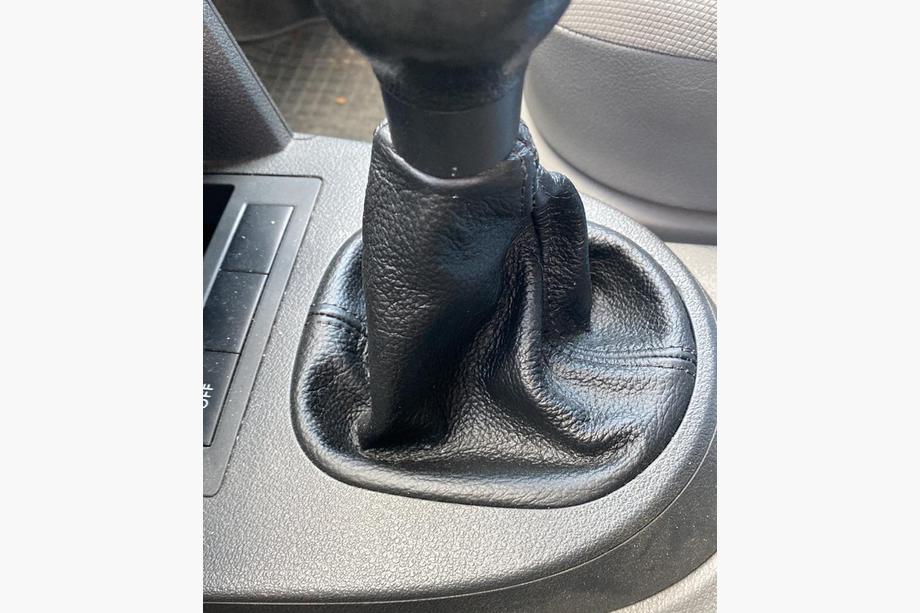 Volkswagen Caddy 2010-2015 Leder Schaltsack Image