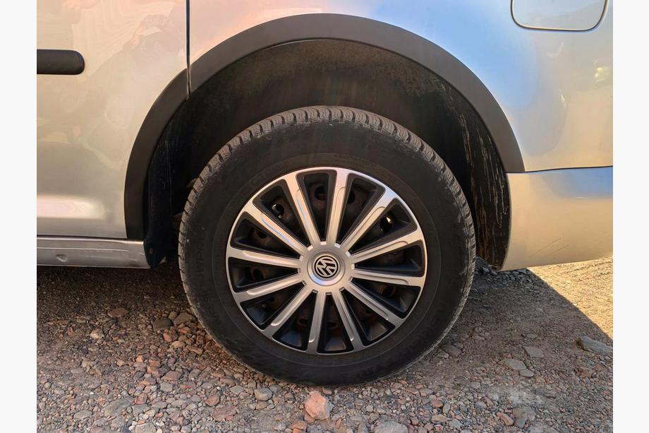 Volkswagen Caddy 2010-2015 Radlaufverbreiterungen (schwarz matt) Kurzversion, 2 Seitenteile (Metall) Foto 9