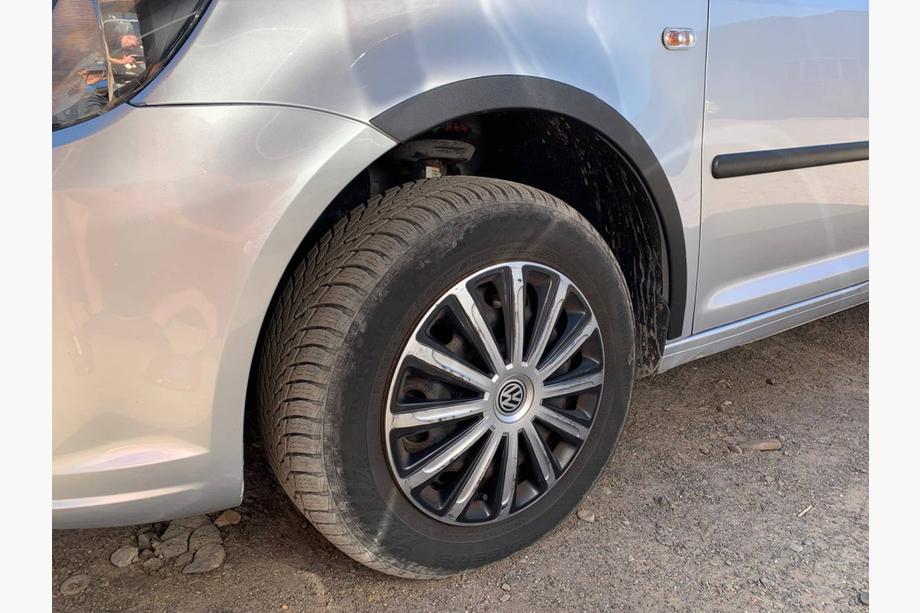 Volkswagen Caddy 2010-2015 Radlaufverbreiterungen (schwarz matt) Kurzversion, 2 Seitenteile (Metall) Foto 14