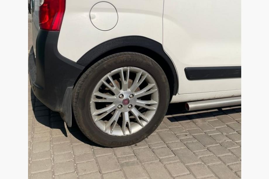 Fiat Fiorino/Qubo 2008-2024 Radlaufverbreiterungen (4 Stk, schwarz) 2 Seitentüren, Metall Foto 4