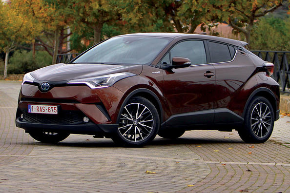 Kompakte urbane Crossover Toyota C-HR