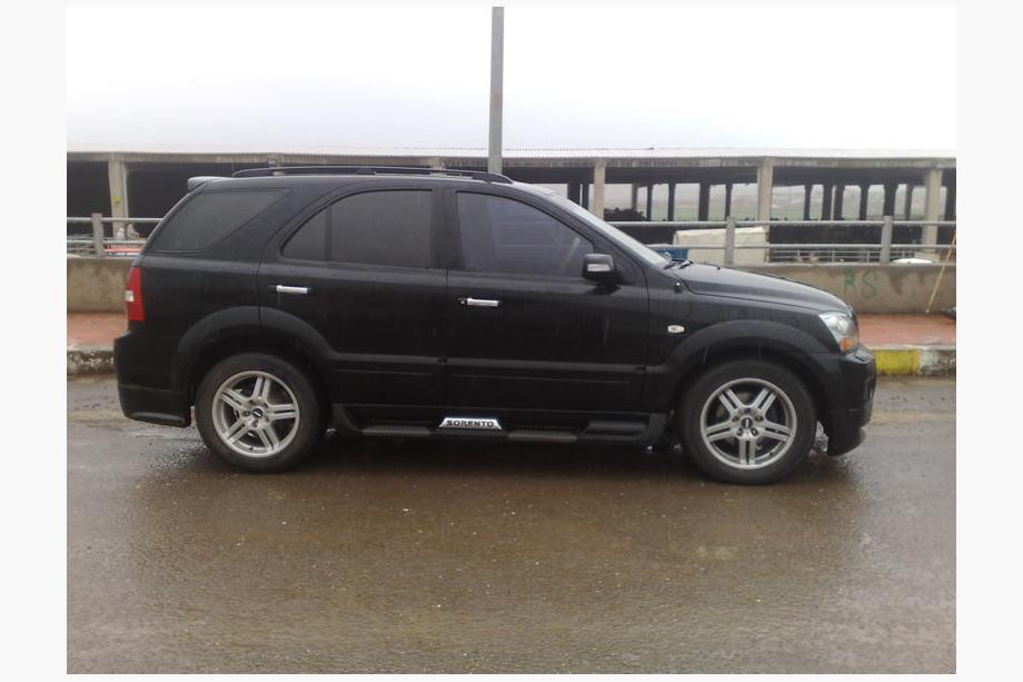 Kia Sorento I BL 2002-2009 Seitenschweller Meliset (2 Stk., grundiert zum Lackieren) Foto 1
