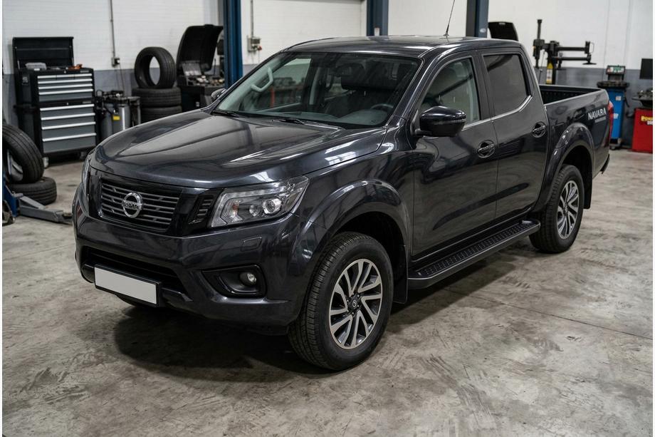 Nissan Navara/NP300 2016- Seitenschweller Allmond Black (2 Stk., Alu) Foto 1