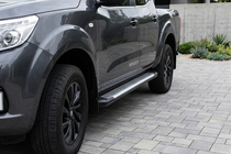 Nissan Navara/NP300 2016- Trittbretter Line (2 Stk., Aluminium) Foto 1