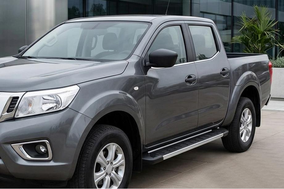Nissan Navara/NP300 2016- Seitenschweller RedLine V1 (2 Stk., Alu) Image
