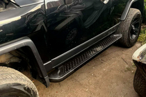 Toyota FJ Cruiser 2006-2022 Seitenschweller Allmond Black (2 Stk., Alu) Foto 1
