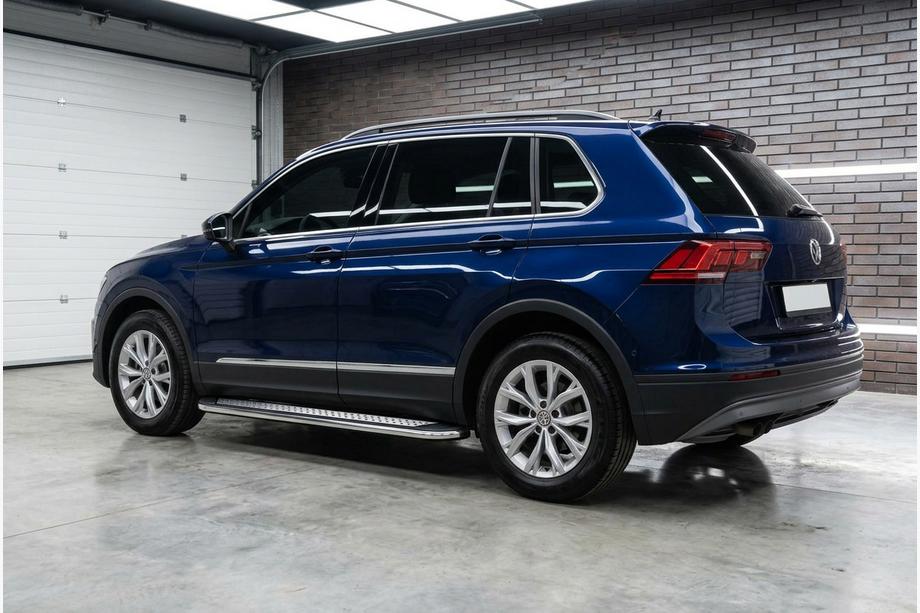 Volkswagen Tiguan 2016-2023 Seitenschweller Maydos V2 (2 Stk., Aluminium & Edelstahl) Image