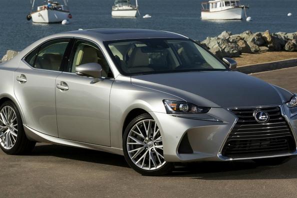 Aktualisiert Limousine Lexus IS