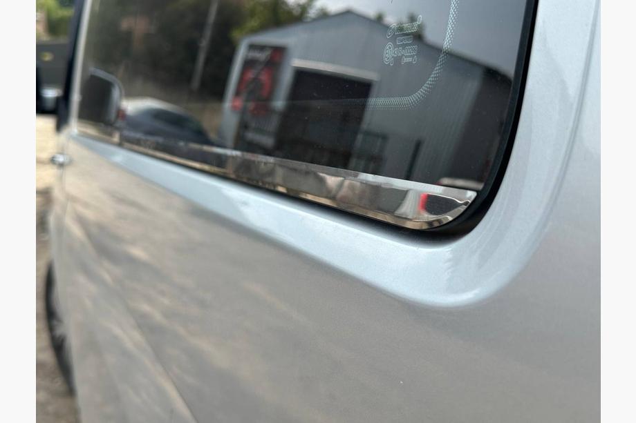 Volkswagen T5 Caravelle 2004-2010 Fensterunterkante Chromleisten (6-teilig, Edelstahl) Langer Radstand Foto 7