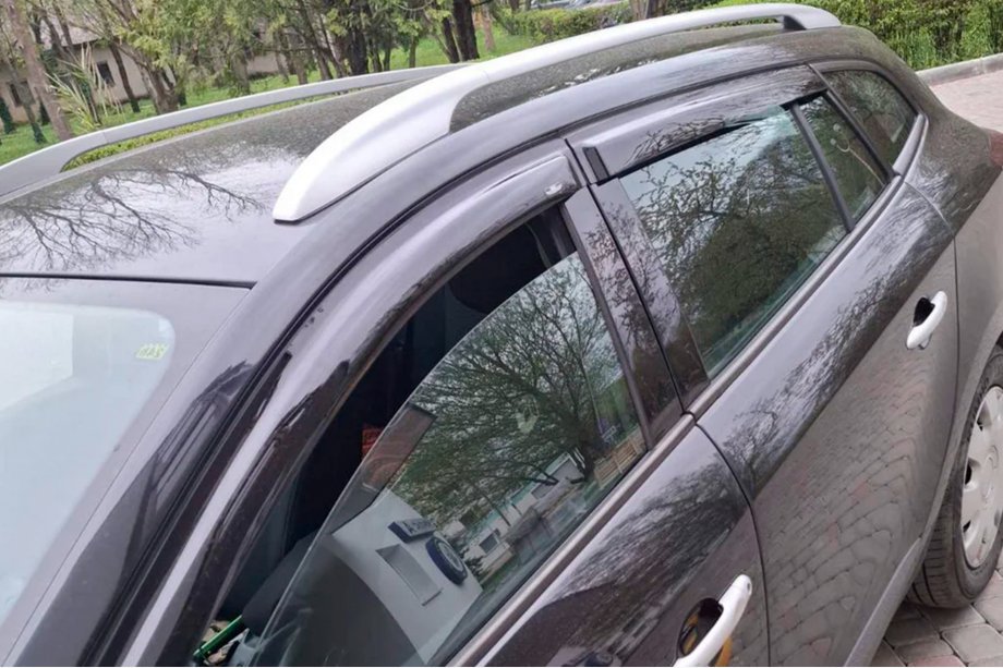 Renault Megane III 2009-2016 Windabweiser SW (4 Stk, HIC) Image