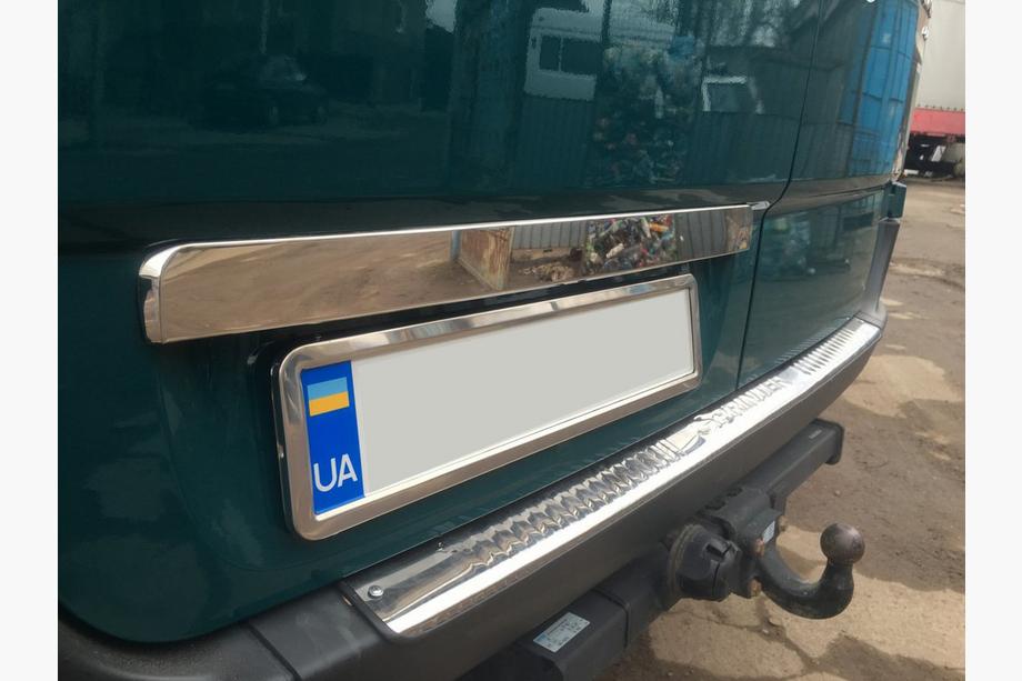 Volkswagen Crafter 2006-2016 Kofferraumleisten über dem Kennzeichen BlackChrome (Edelstahl) Image
