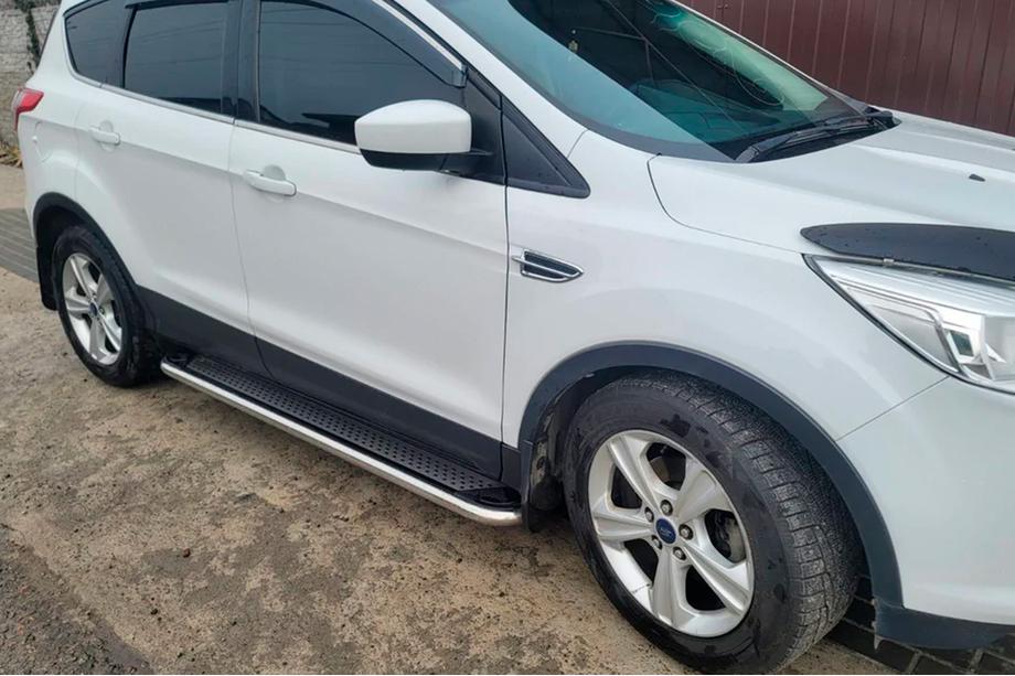 Ford Kuga/Escape 2013-2019 Seitenschweller Maydos V2 (2 Stk., Aluminium + Edelstahl) Mit Zierleisten an den Türen Foto 3