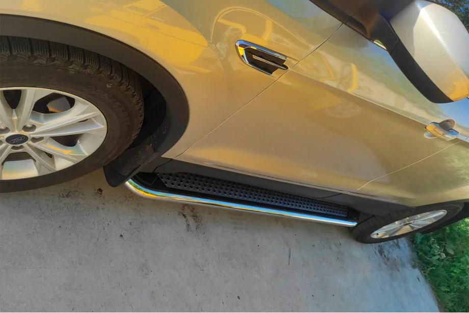 Ford Kuga/Escape 2013-2019 Seitenschweller Maydos V2 (2 Stk., Aluminium + Edelstahl) Mit Zierleisten an den Türen Foto 10