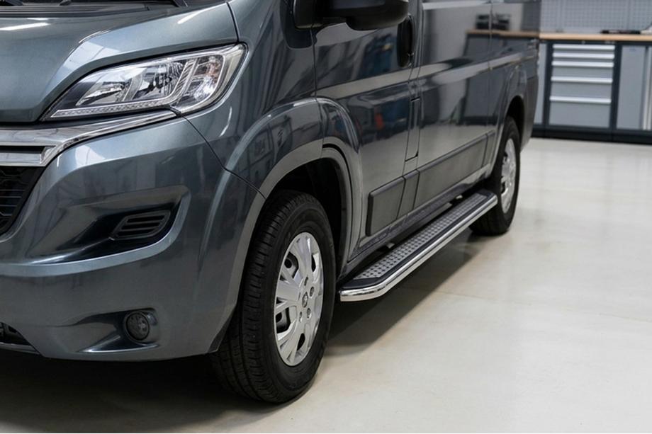 Peugeot Boxer 2006-2025 Seitenschweller Maydos V2 (2 Stk., Aluminium & Edelstahl) Image