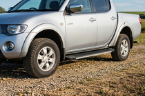 Mitsubishi L200 2006-2015 Seitenschweller Maya V1 (2 Stk., Aluminium) Foto 1