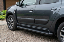 Renault Duster 2018-2024 Trittbretter Allmond Black (2 Stk., Aluminium) Foto 1