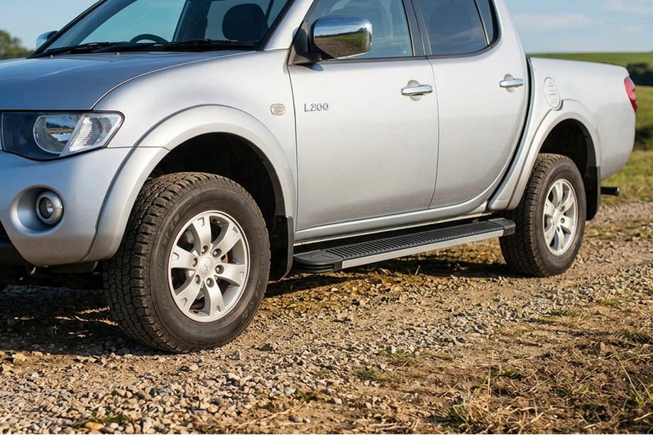Mitsubishi L200 2015-2024 Seitenschweller Maya V1 (2 Stk., Aluminium) Image