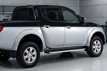 Mitsubishi L200 2015-2024 Seitenschweller Fullmond (2 Stk., Aluminium) Foto 1