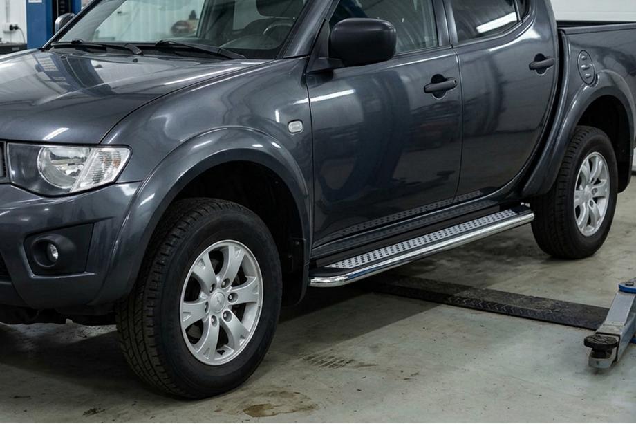 Fiat Fullback 2016- Seitenschweller Maydos V2 (2 Stk., Aluminium & Edelstahl) Image