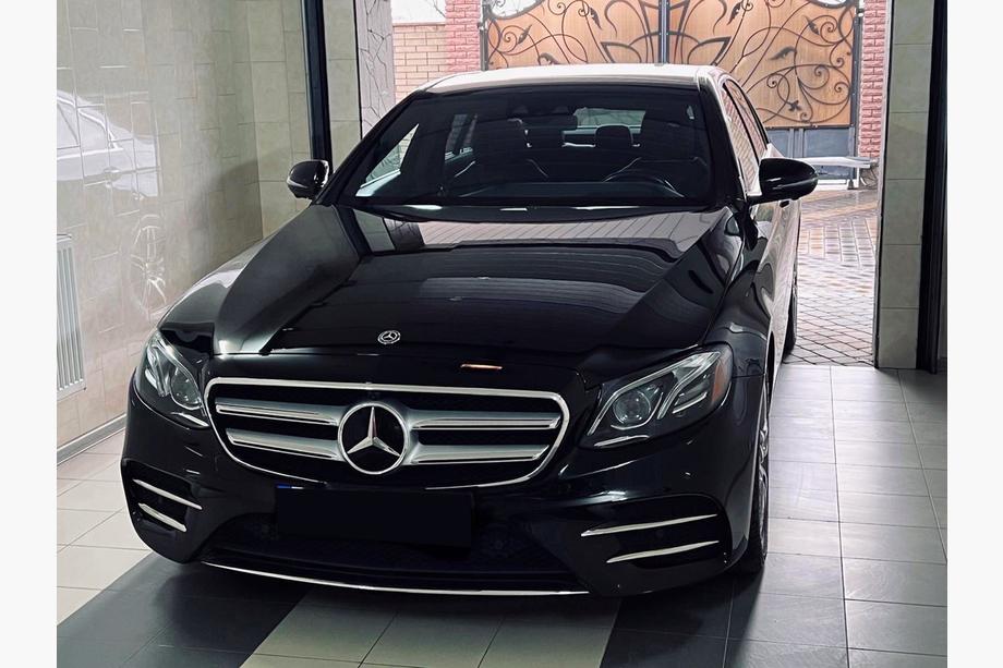 Mercedes E-class W213 2016-2023 Seitliche Edelstahl-Abdeckungen für vordere Stoßstange 2016-2019 Image