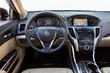 Überblick über Premium-Limousine Acura TLX Foto 4