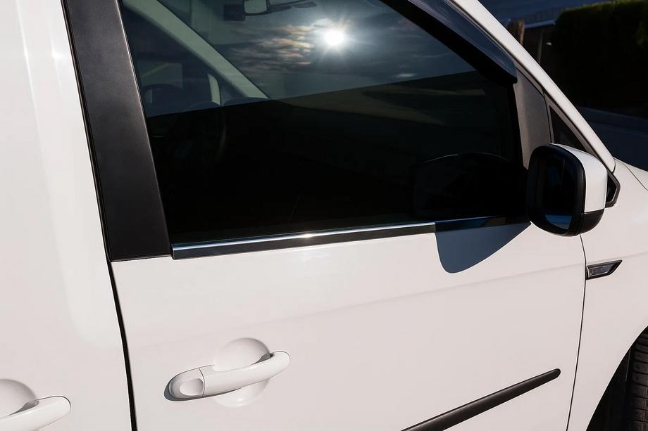 Volkswagen Caddy 2015-2020 Fensterleisten Schwarz Chrom (2 Stk., Edelstahl) Image