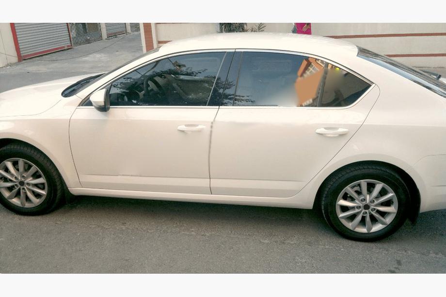 Skoda Octavia III A7 2013-2019 Fensterleisten oben Edelstahl (4 Stk) Foto 3