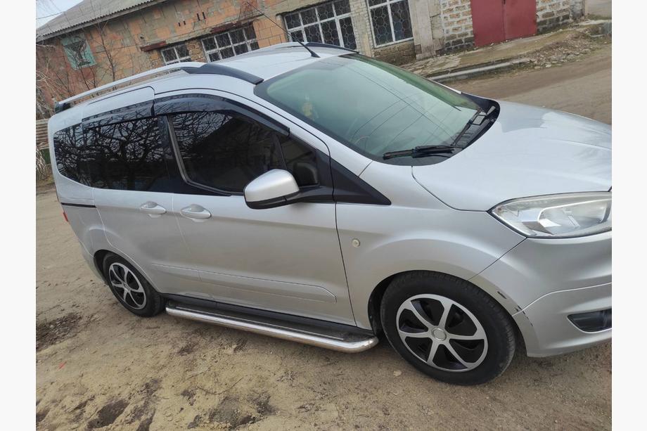 Ford Courier 2014-2023 Seitenschweller Premium (2 Stk., Edelstahl) Image