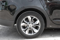 Renault Megane III 2009-2016 Kotflügelverbreiterungen (8 Stk, schwarz) Schrägheck – Metall Foto 12