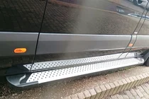 Volkswagen Crafter 2006-2016 Trittbretter Allmond Grey (2 Stk., Alu) Foto 1