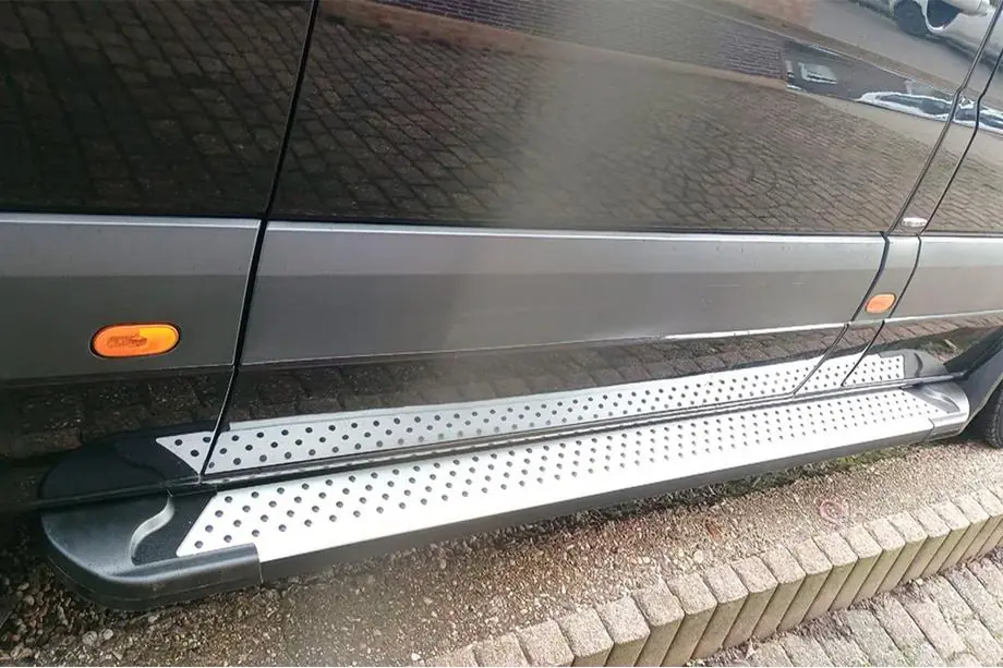 Volkswagen Crafter 2006-2016 Trittbretter Allmond Grey (2 Stk., Alu) Image