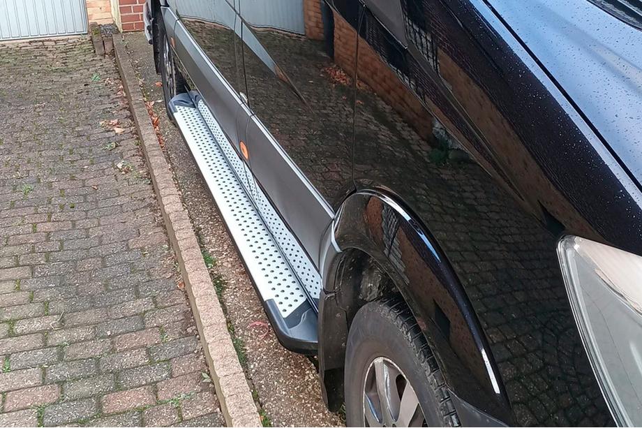 Volkswagen Crafter 2006-2016 Trittbretter Allmond Grey (2 Stk., Alu) Mittlerer Radstand Foto 4