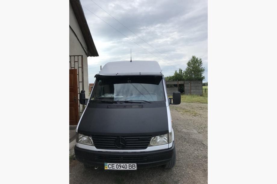 Mercedes Sprinter W901/902/903/904/905 1995–2006 Frontscheibenblende (schwarz glanz, 5mm) Foto 9