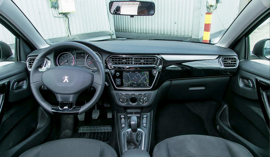 Übersicht der aktualisierten Limousine Peugeot 301