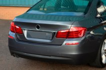 BMW 5 Series F10/F11 2010–2016 Chromleiste über dem Kennzeichen SD (Edelstahl) OmsaLine - Italienischer Edelstahl Foto 2