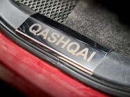 Nissan Qashqai 2007-2010 Einstiegsleisten Abdeckungen aus Kunststoff (4 Stk, Edelstahl) Foto 3