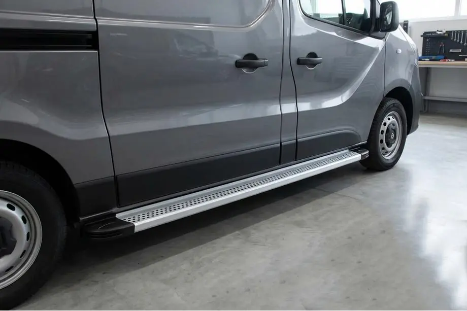 Nissan NV300/Primastar 2016- Seitenschweller Maya V2 (2 Stk., Aluminium) Image