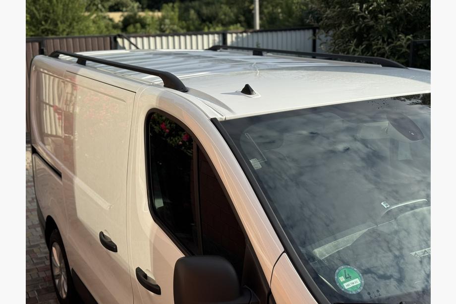 Nissan NV300/Primastar 2016- Dachreling Schwarz Kurzbasis, Metallfüße Foto 5