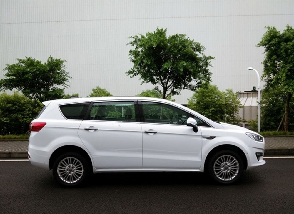 Übersicht Minivan Lifan M7