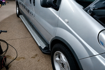 Opel Vivaro 2001–2015 Trittbretter Allmond Grey (2 Stk., Alu) Foto 2