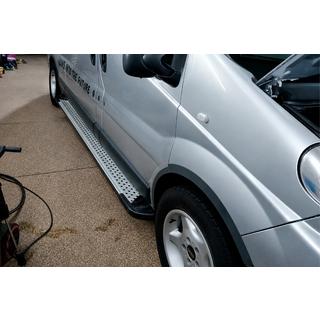 Trittbretter Allmond Grey (2 Stk., Alu) Opel Vivaro 2001–2015 Foto 2